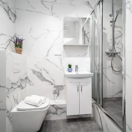 L27 アパート ワルシャワ