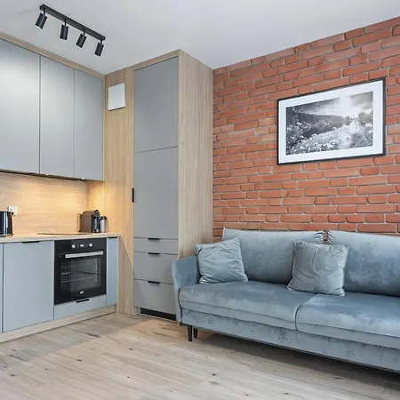 L27 3* ワルシャワ